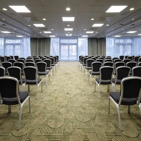 Nyx Koepenick By Leonardo